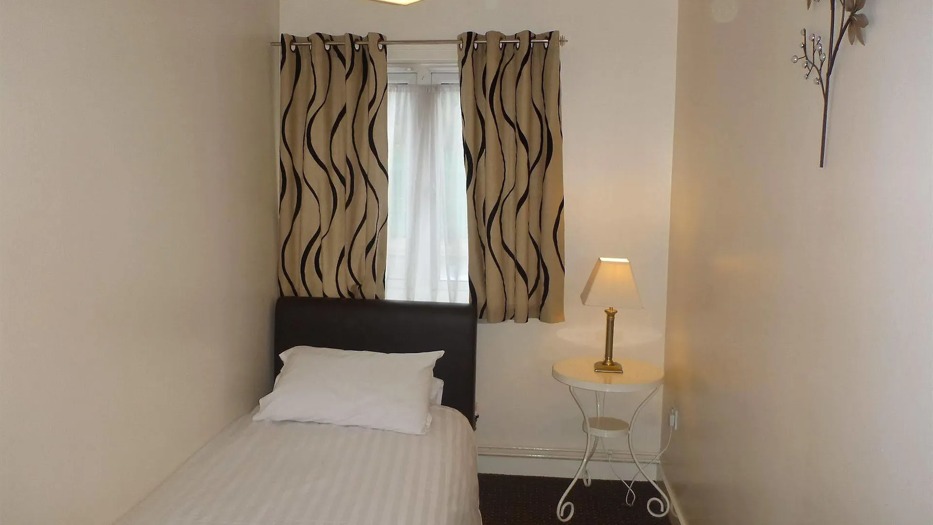 Hotel Oyo Arinza Apartments, Liverpool