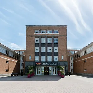 Hotel Crowne Plaza - John Lennon Airport By Ihg