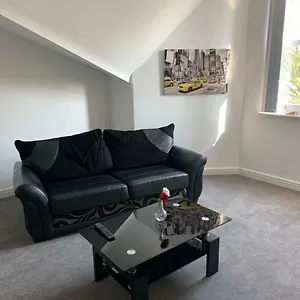 Apartment No 9 - Large 1 Bed Near Sefton Park And Lark Lane